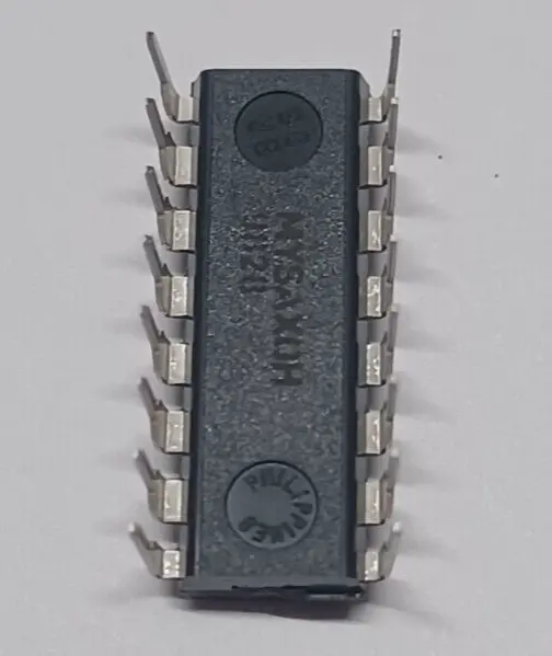 Maxim MAX743CPE Voltage1Switching Regulator PDIP16 x 1pc.webp