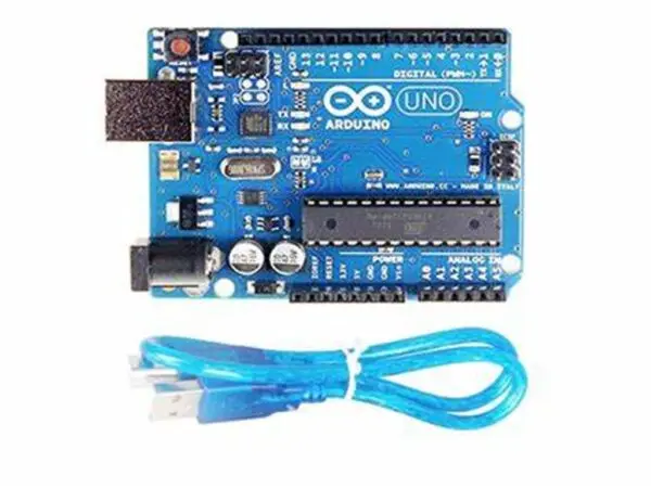 Puce IC amovible Arduino UNO R3 avec câble USB 2.webp