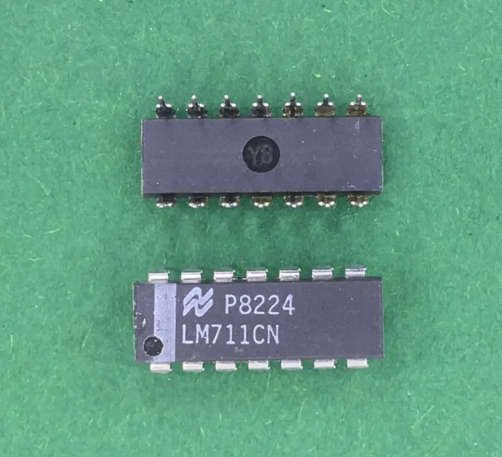 LM711CN National Semiconductor | Double comparateur de tension, Circuit Intégré (CI) – Stock d'origine (NOS), LM711 711, format DIP-14