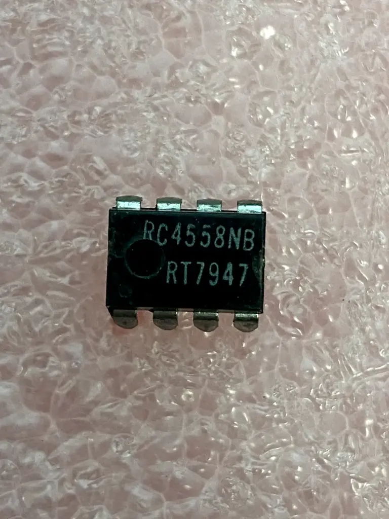 RC4558 | Double amplificateur opérationnel à faible bruit, boîtier DIP-8 IC