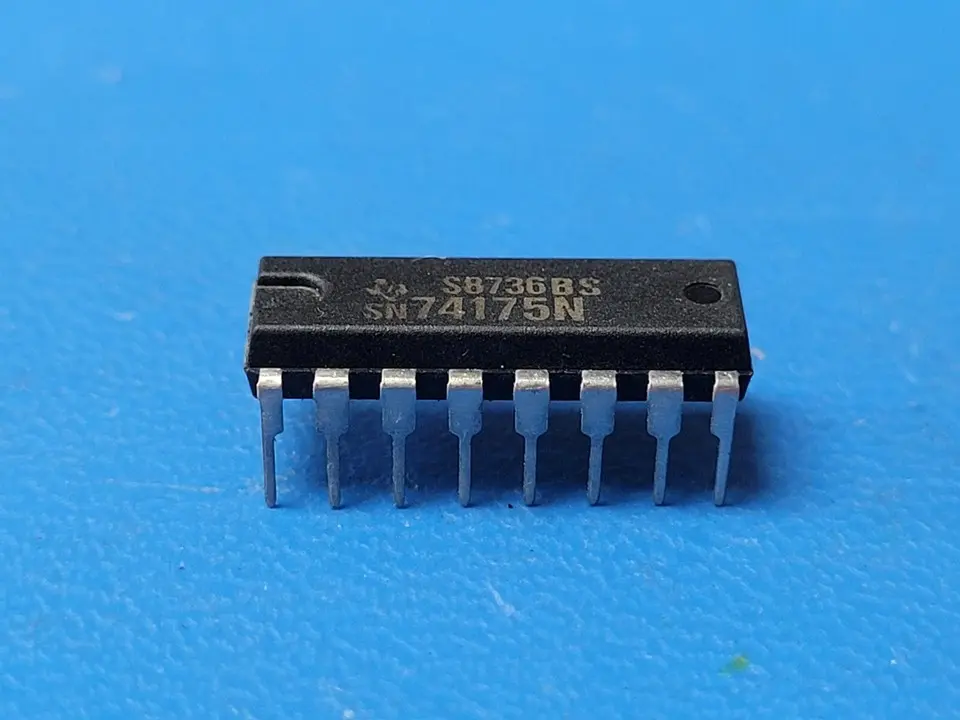 SN74179N | Registre à décalage 4 bits à accès parallèle SN74175N | Quadruple bascule D, série TTL / H / L, boîtier PDIP-16 IC